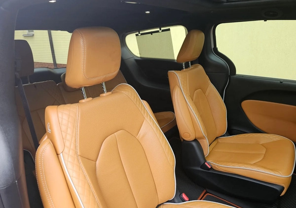 Chrysler Pacifica cena 271000 przebieg: 26167, rok produkcji 2022 z Słubice małe 781